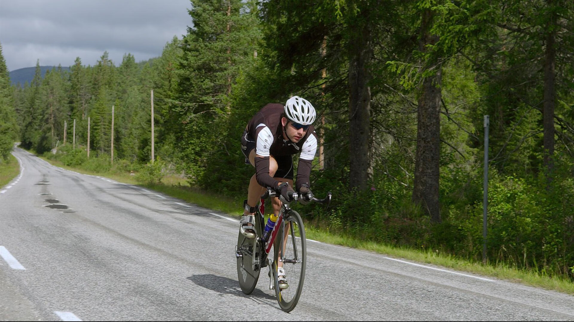 巴黎铁塔下的决胜时刻,奥利维耶关键回合不手软,力克突尼斯