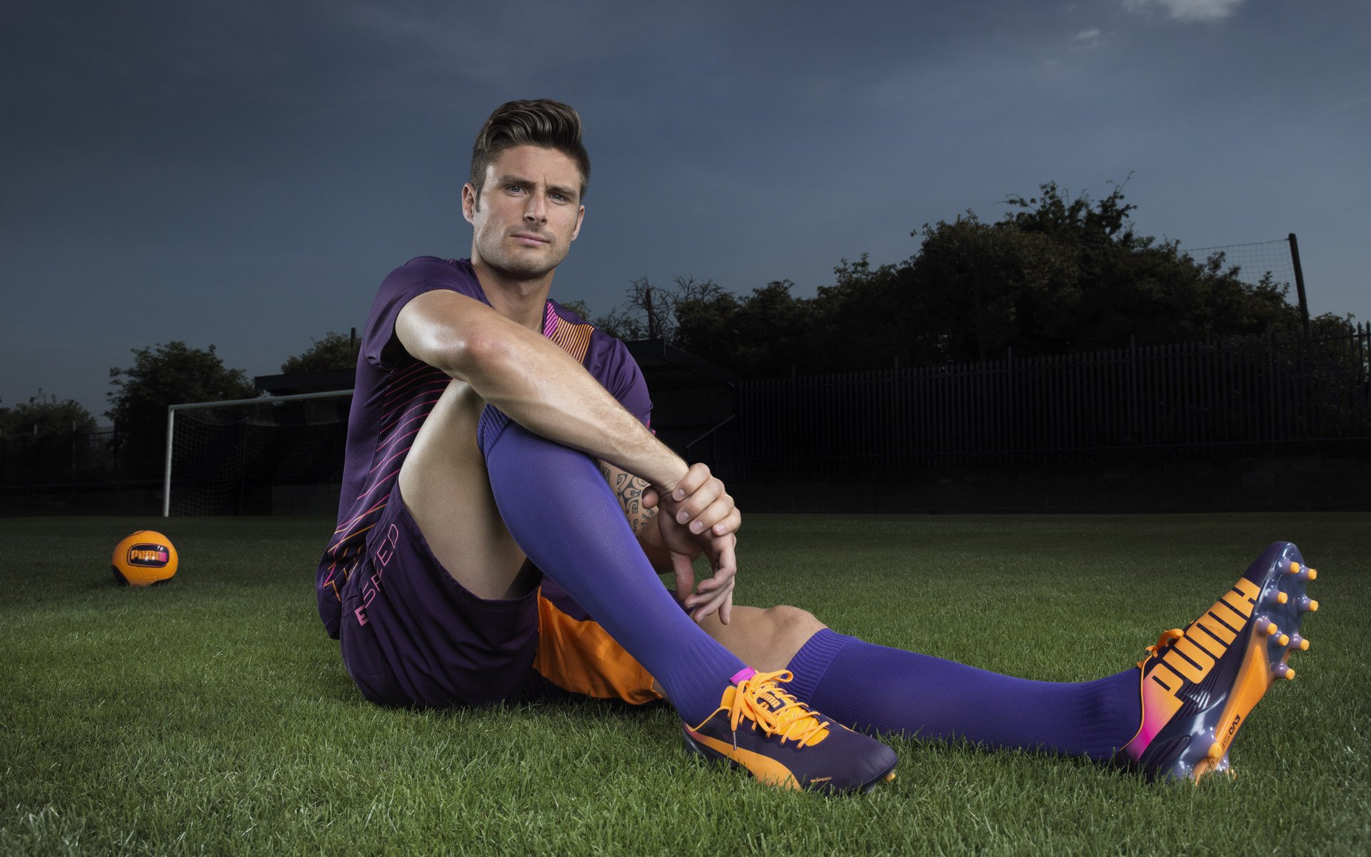 赛道与球场的双重奏，当F1年度争冠焦点战遇上湖人完胜深圳队